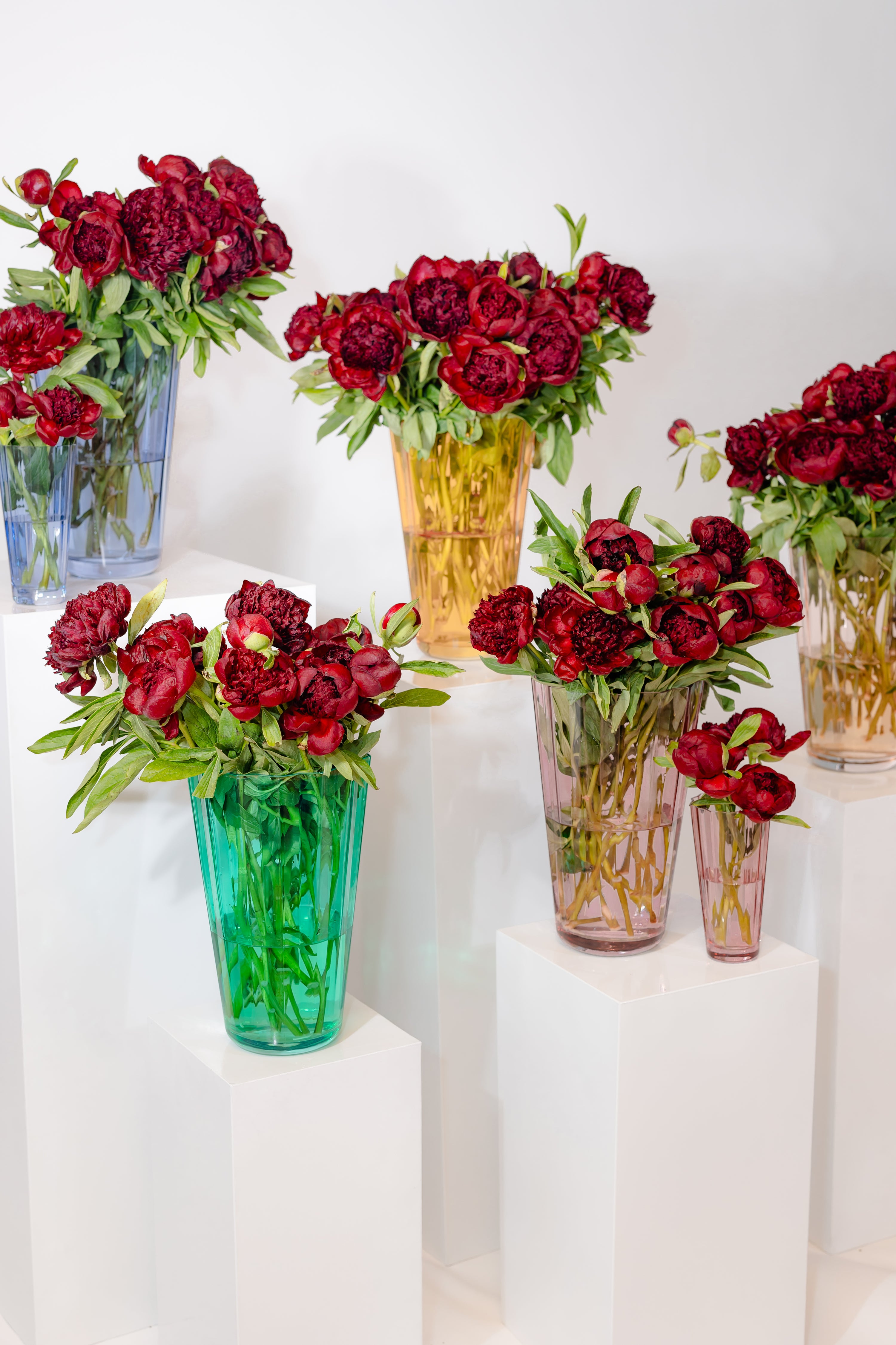 Brighten Your New Year with Estelle's Sunday Vases 💐